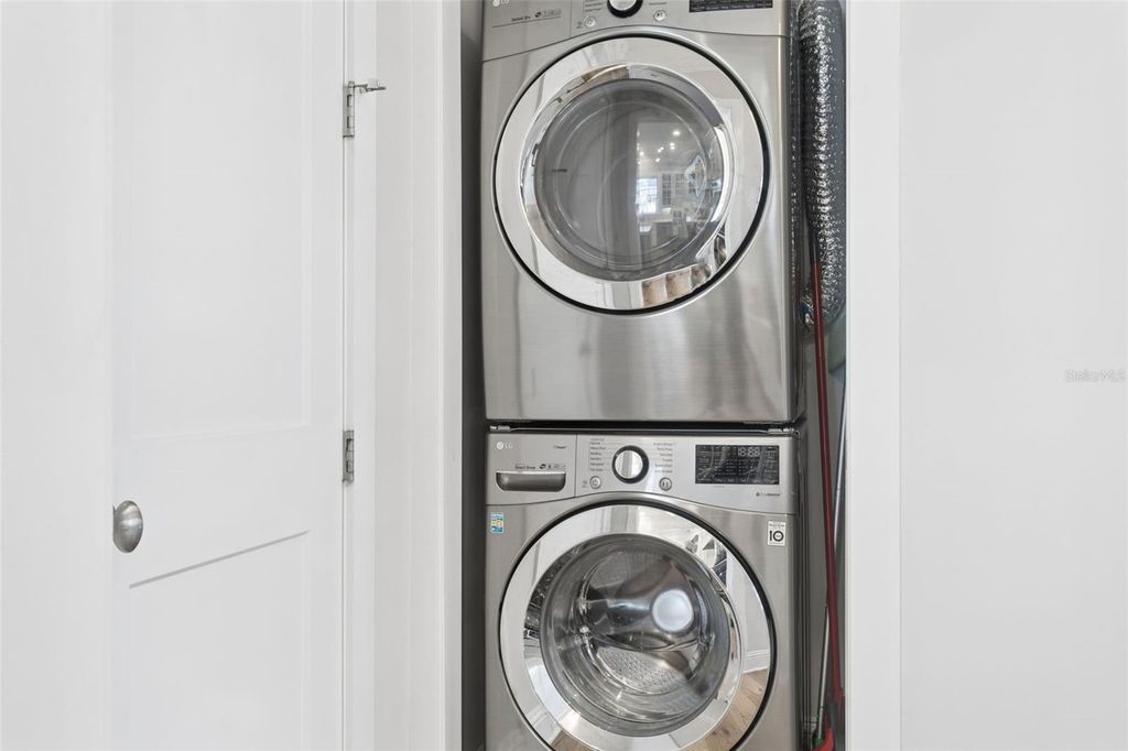 Image 19 of property listing at 2509 W PALM DRIVE, Tampa, FL 33629