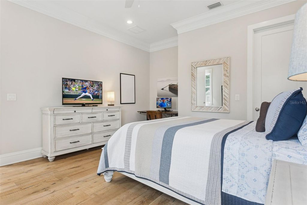 Image 30 of property listing at 2509 W PALM DRIVE, Tampa, FL 33629