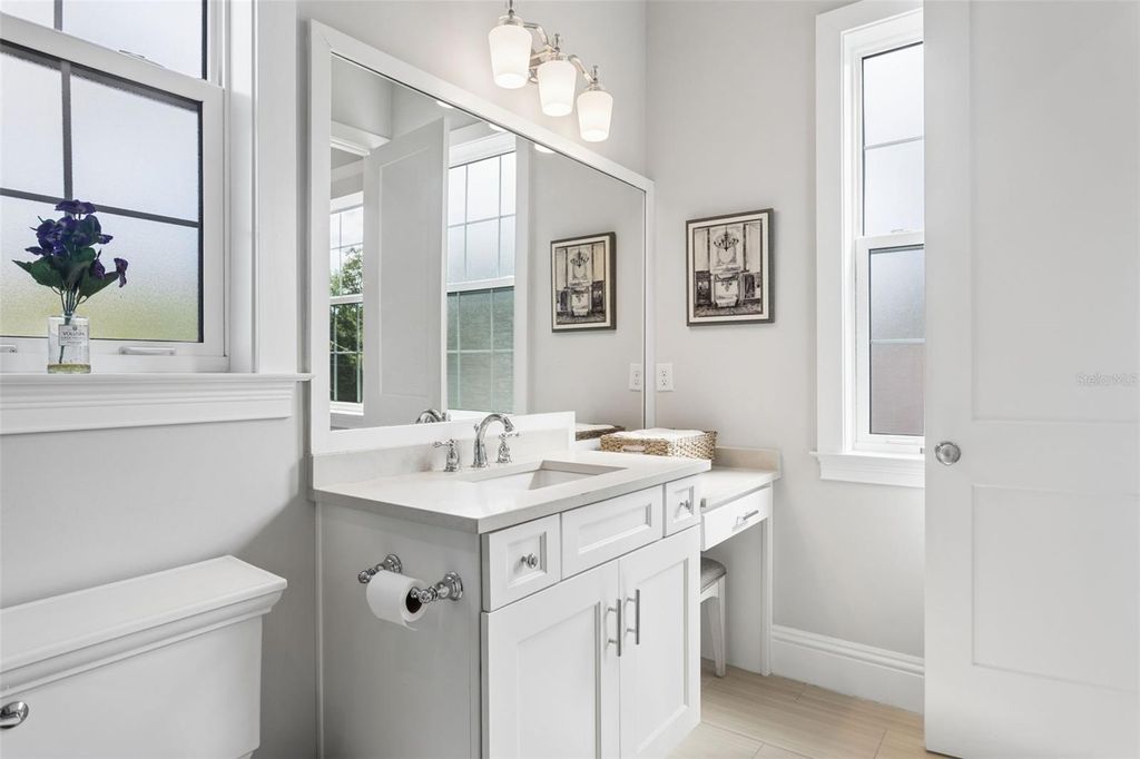 Image 31 of property listing at 2509 W PALM DRIVE, Tampa, FL 33629