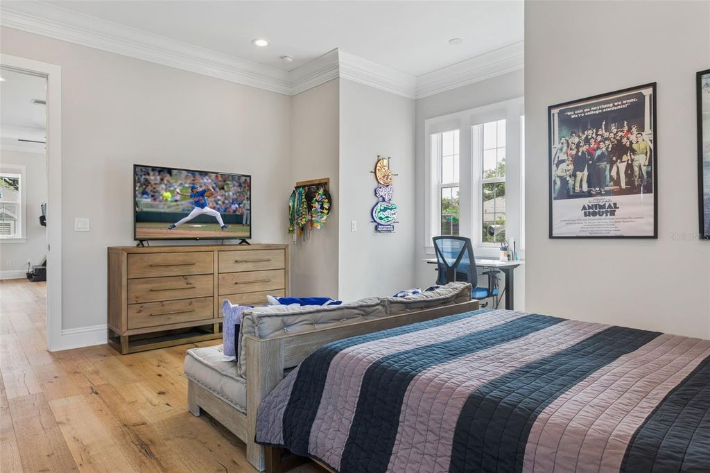 Image 34 of property listing at 2509 W PALM DRIVE, Tampa, FL 33629