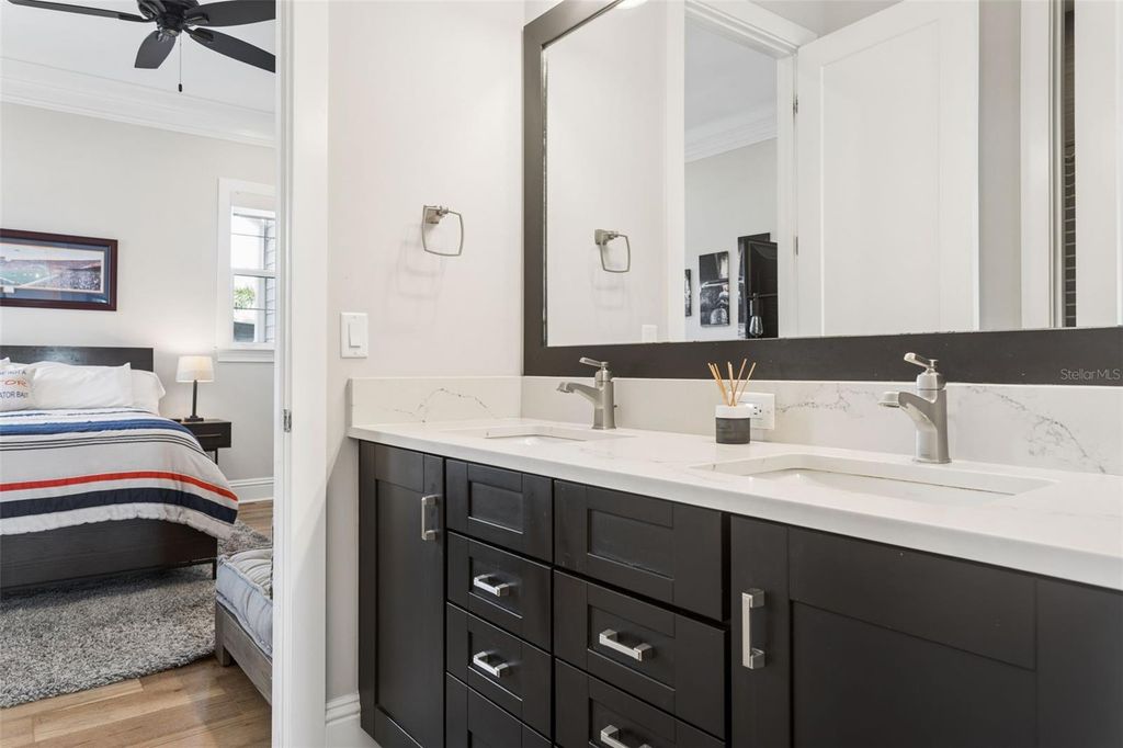 Image 35 of property listing at 2509 W PALM DRIVE, Tampa, FL 33629