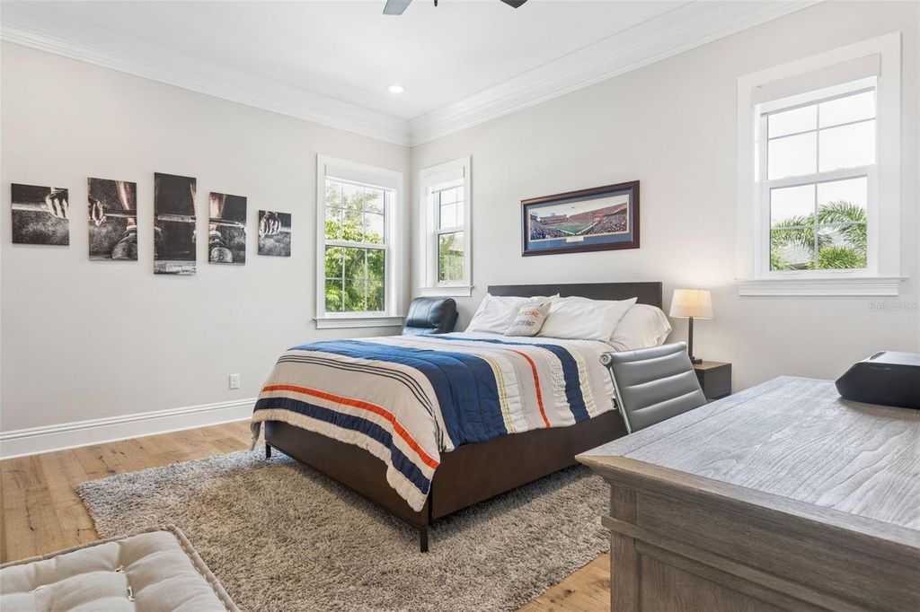 Image 37 of property listing at 2509 W PALM DRIVE, Tampa, FL 33629