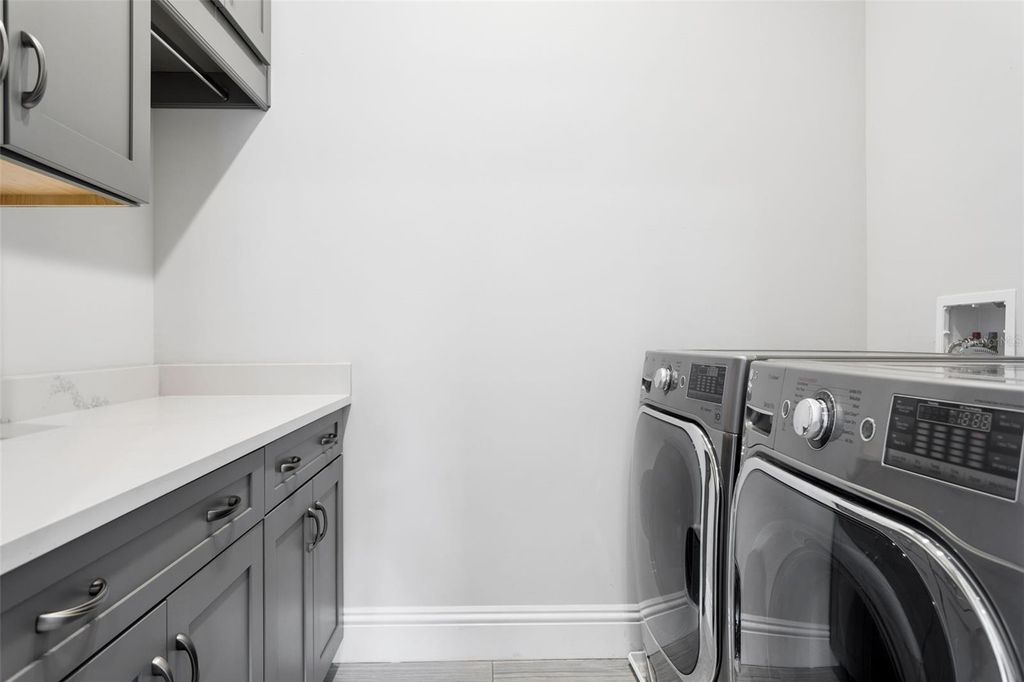 Image 39 of property listing at 2509 W PALM DRIVE, Tampa, FL 33629