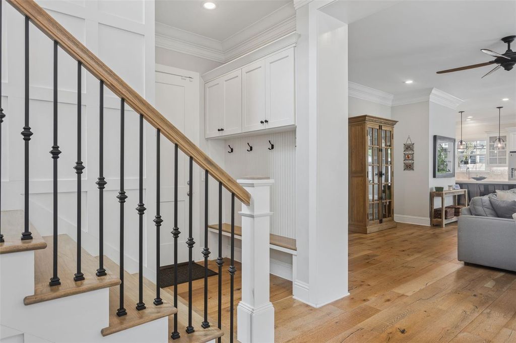 Image 5 of property listing at 2509 W PALM DRIVE, Tampa, FL 33629