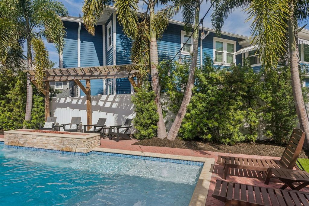 Image 46 of property listing at 2509 W PALM DRIVE, Tampa, FL 33629