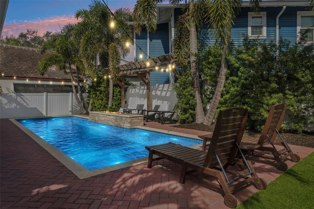 Image 49 of property listing at 2509 W PALM DRIVE, Tampa, FL 33629