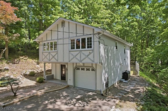 3 Conklin Ave, Hopatcong Boro, NJ 07874