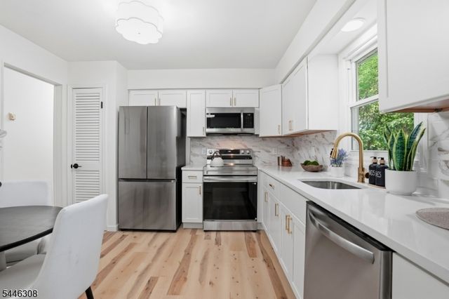 3 Conklin Ave, Hopatcong Boro, NJ 07874