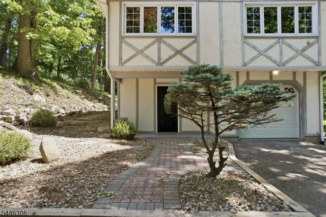 3 Conklin Ave, Hopatcong Boro, NJ 07874