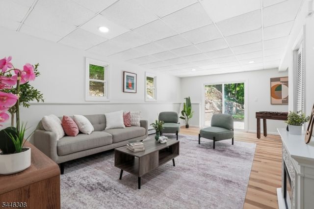 3 Conklin Ave, Hopatcong Boro, NJ 07874