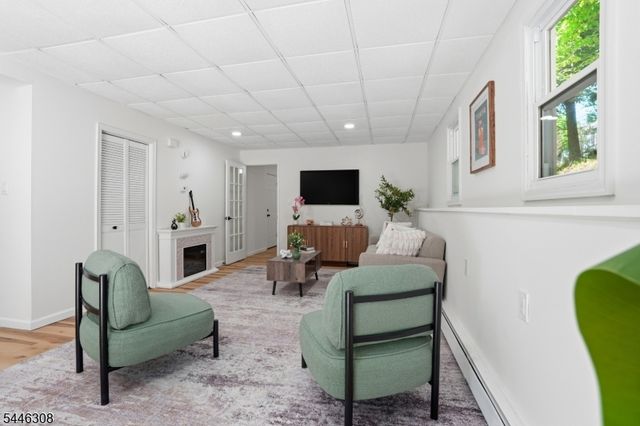 3 Conklin Ave, Hopatcong Boro, NJ 07874