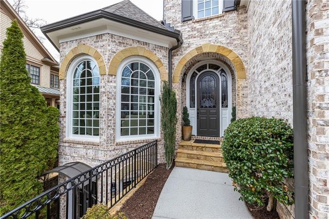 525 Glengate Cove, Atlanta, GA 30328