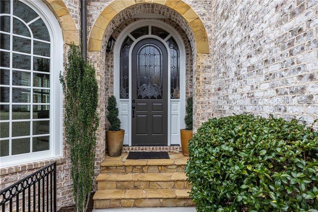 525 Glengate Cove, Atlanta, GA 30328