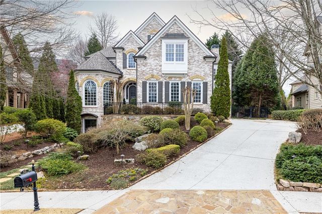 525 Glengate Cove, Atlanta, GA 30328