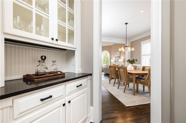 525 Glengate Cove, Atlanta, GA 30328