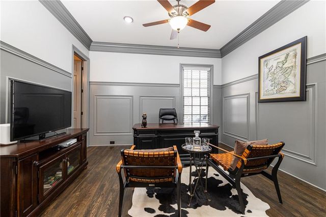 525 Glengate Cove, Atlanta, GA 30328