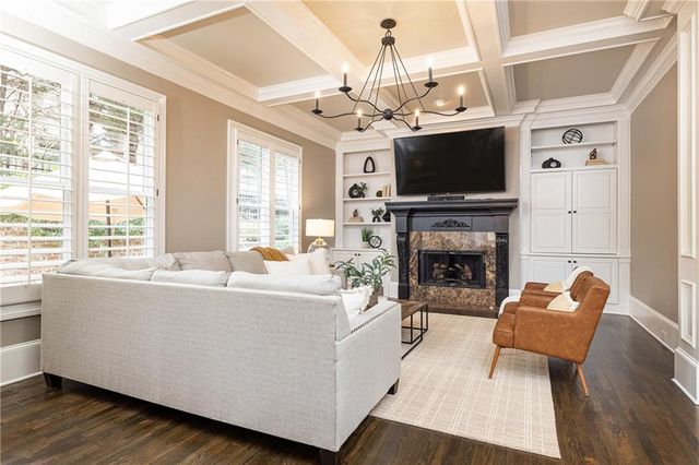 525 Glengate Cove, Atlanta, GA 30328