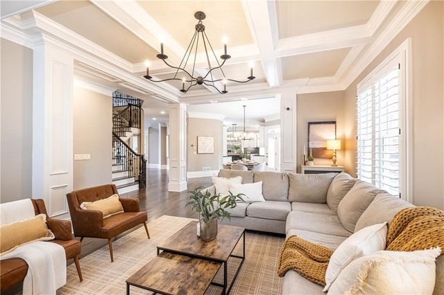 525 Glengate Cove, Atlanta, GA 30328