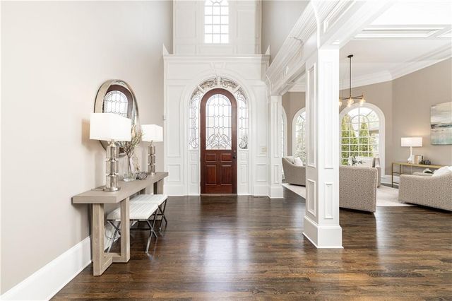 525 Glengate Cove, Atlanta, GA 30328