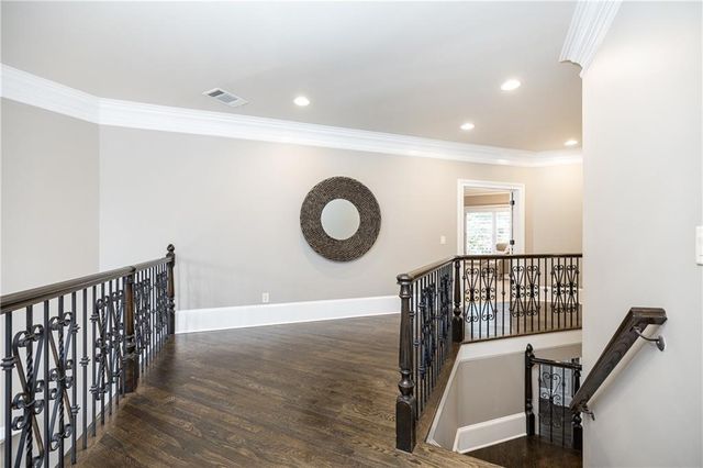 525 Glengate Cove, Atlanta, GA 30328