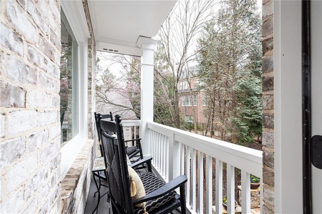 525 Glengate Cove, Atlanta, GA 30328