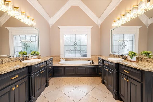 525 Glengate Cove, Atlanta, GA 30328