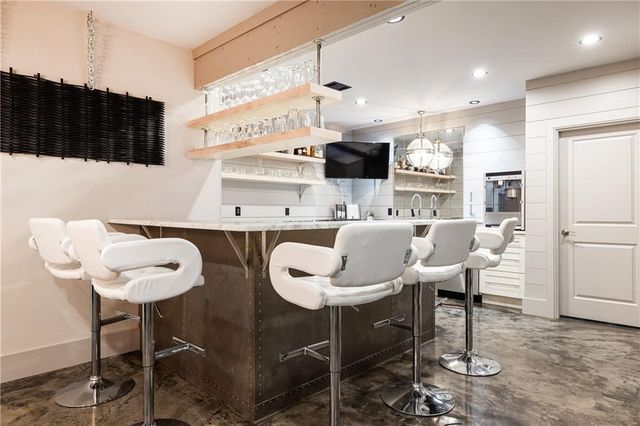 525 Glengate Cove, Atlanta, GA 30328