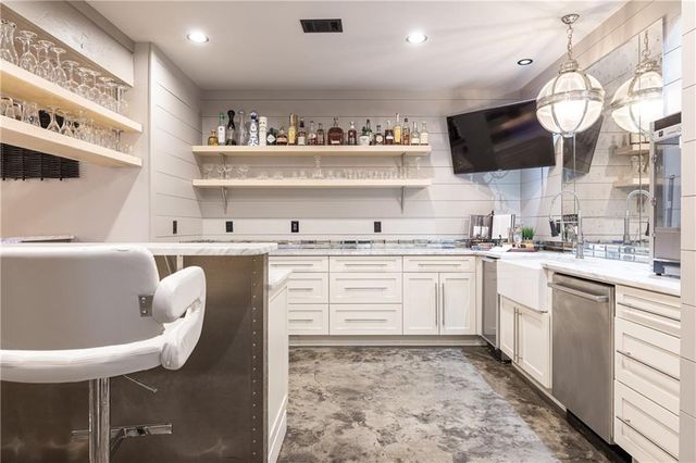 525 Glengate Cove, Atlanta, GA 30328