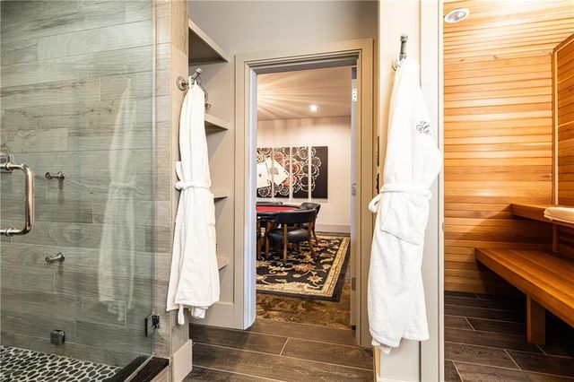 525 Glengate Cove, Atlanta, GA 30328