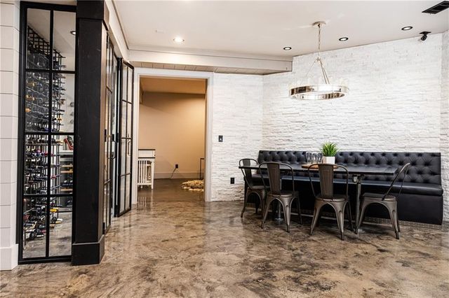 525 Glengate Cove, Atlanta, GA 30328