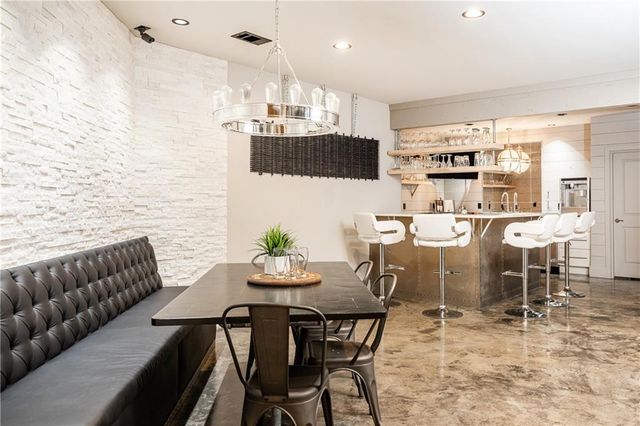 525 Glengate Cove, Atlanta, GA 30328