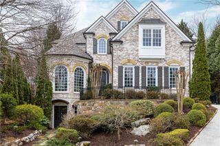 525 Glengate Cove, Atlanta, GA 30328