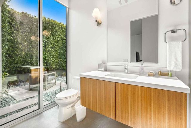 1961 S Palm Canyon Drive 4, Palm Springs, CA 92264