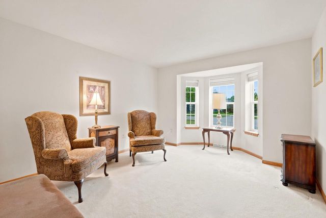 268 Lakeridge DRIVE, Oconomowoc, WI 53066