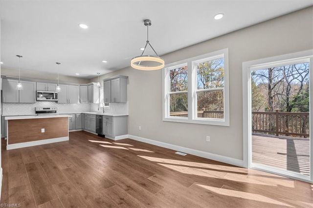 6714 Planters Drive, High Point, NC 27265