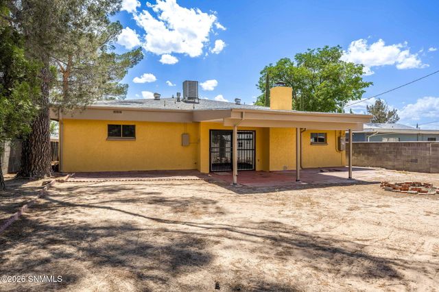 1825 Chaparro Street, Las Cruces, NM 88001