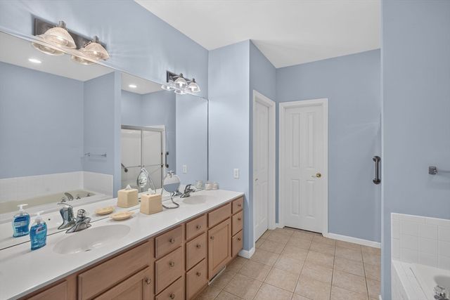 28 Cross Wind, Plymouth, MA 02360