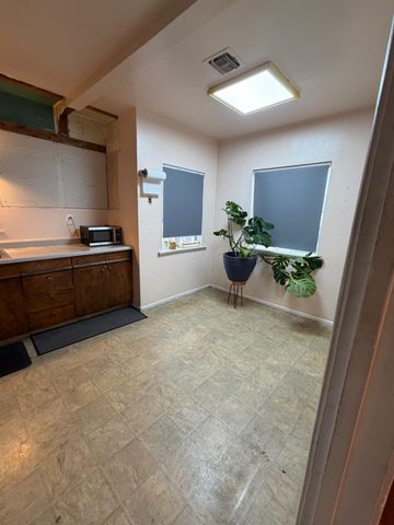 2730 Berger Ave, Sacramento, CA 95815