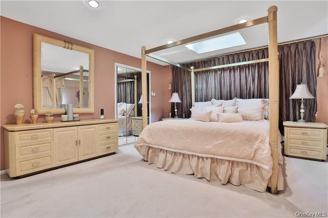 2 Split Tree Drive, New Windsor, NY 12553