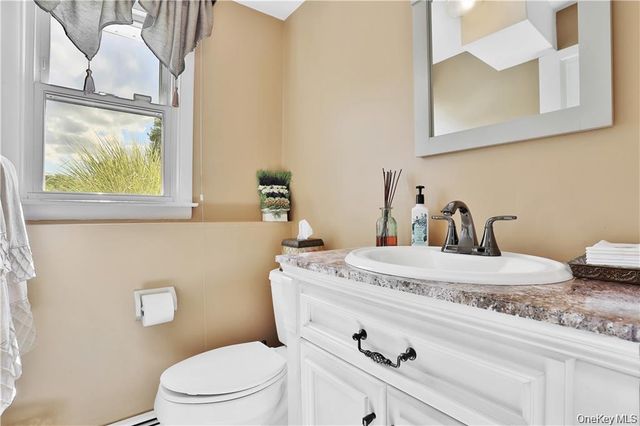 2 Split Tree Drive, New Windsor, NY 12553