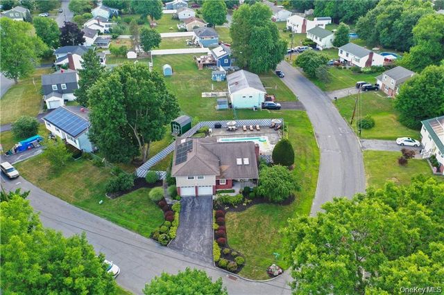 2 Split Tree Drive, New Windsor, NY 12553