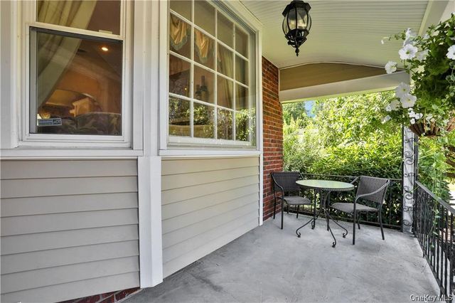 2 Split Tree Drive, New Windsor, NY 12553