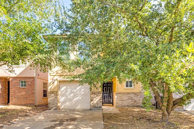 4934 S Cancun Drive, Houston, TX 77045