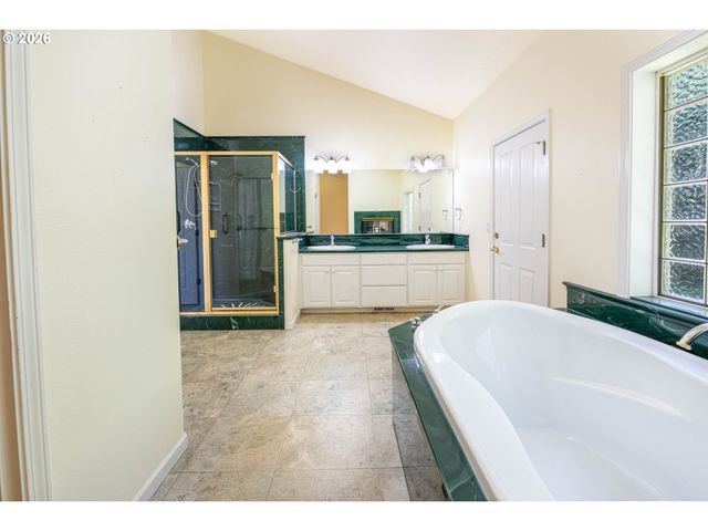 1243 DELROSE Dr, Springfield, OR 97477