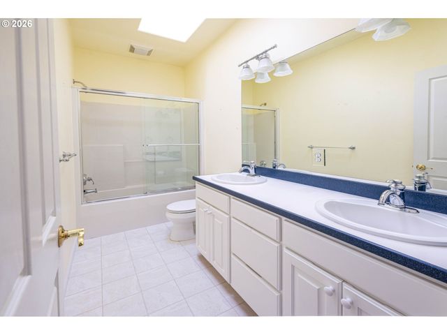 1243 DELROSE Dr, Springfield, OR 97477