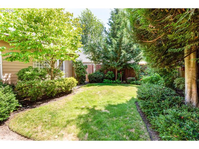1243 DELROSE Dr, Springfield, OR 97477