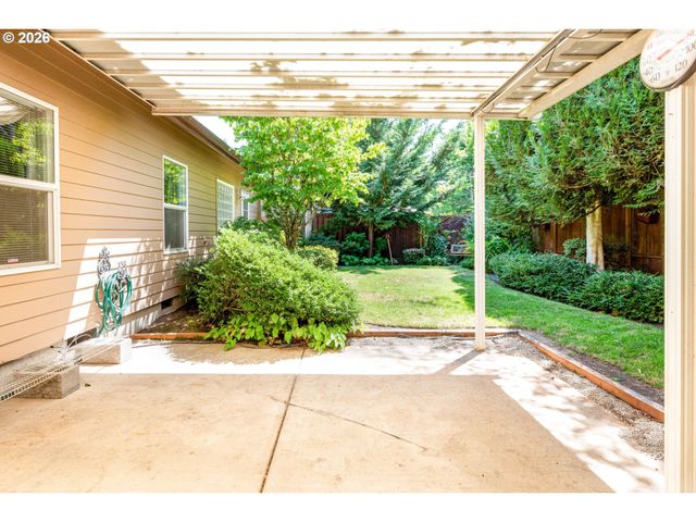 1243 DELROSE Dr, Springfield, OR 97477