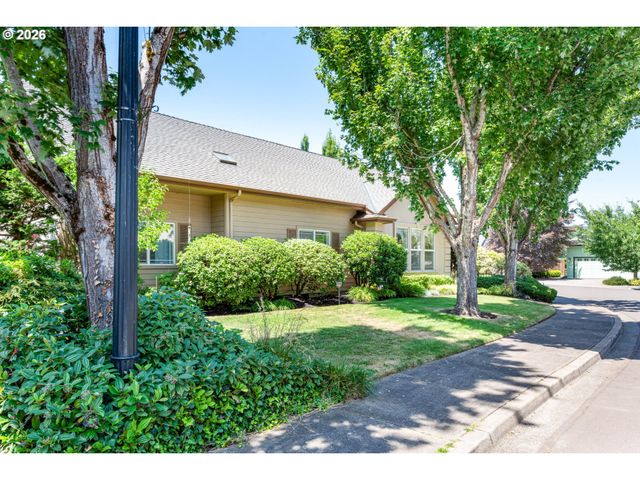 1243 DELROSE Dr, Springfield, OR 97477