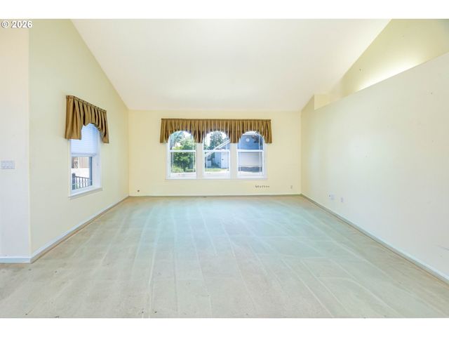1243 DELROSE Dr, Springfield, OR 97477