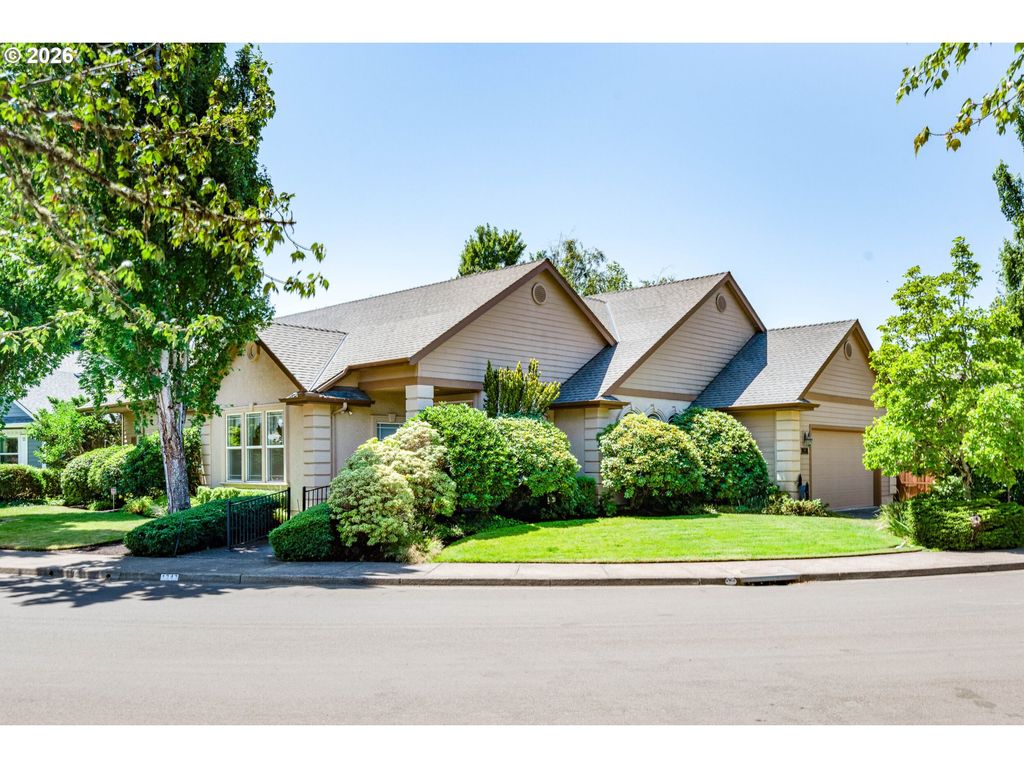 1243 DELROSE Dr, Springfield, OR 97477